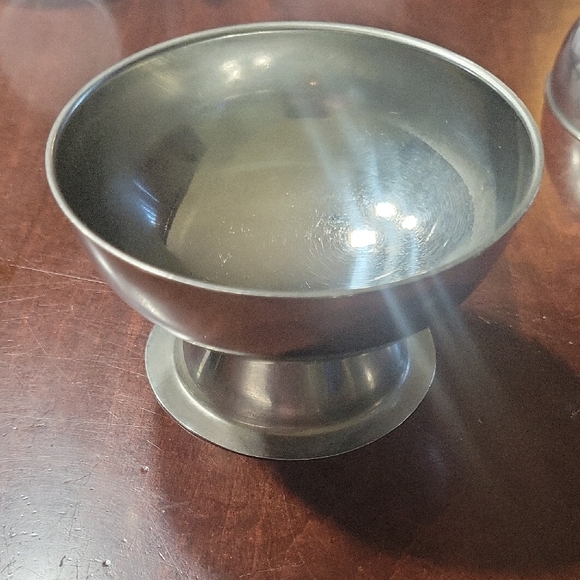 Set of Four Stainless Steel Ice Cream/Dessert Bowls - Picture 3 of 4